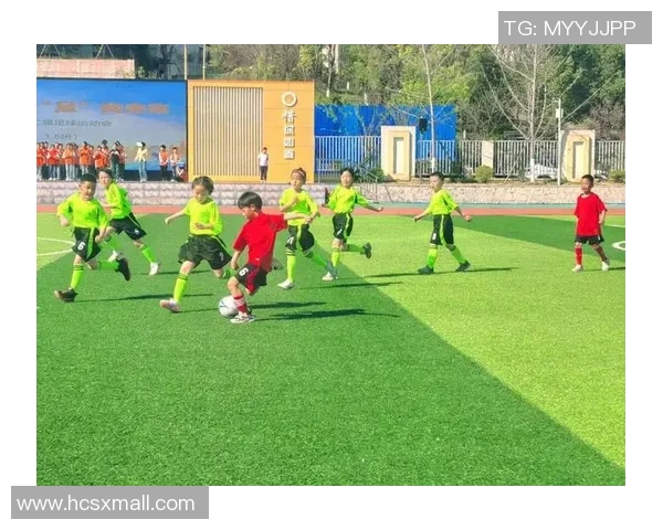 通过招牌动作识别足球明星的趣味挑战活动